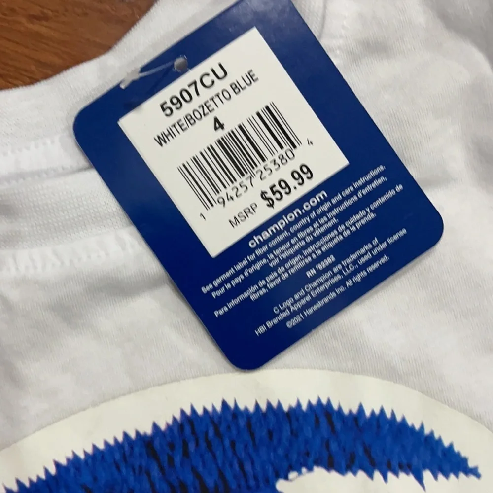 NWT kid’s Champion outfit 4